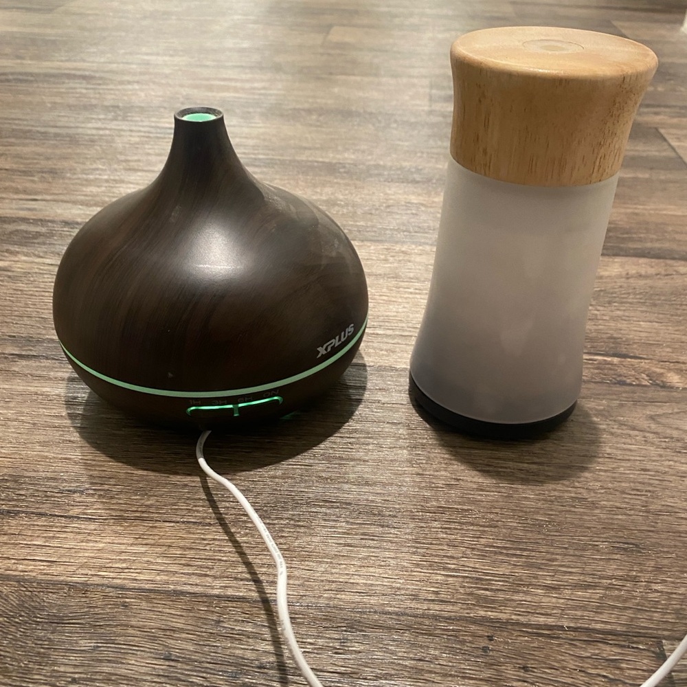 2 Diffusers & Power Cord